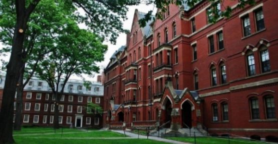 Harvard öğrencileri ödedikleri eğitim ücretlerini geri istiyor